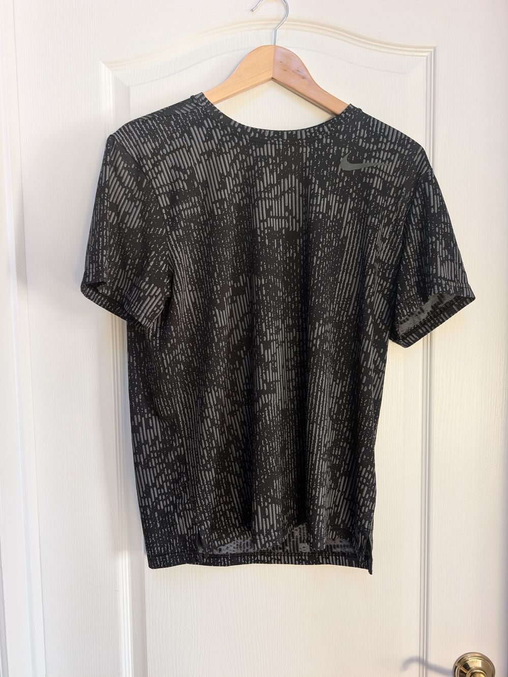 Nike Dri-FIT Men’s M Black Gray All Over Print Running Training Shirt